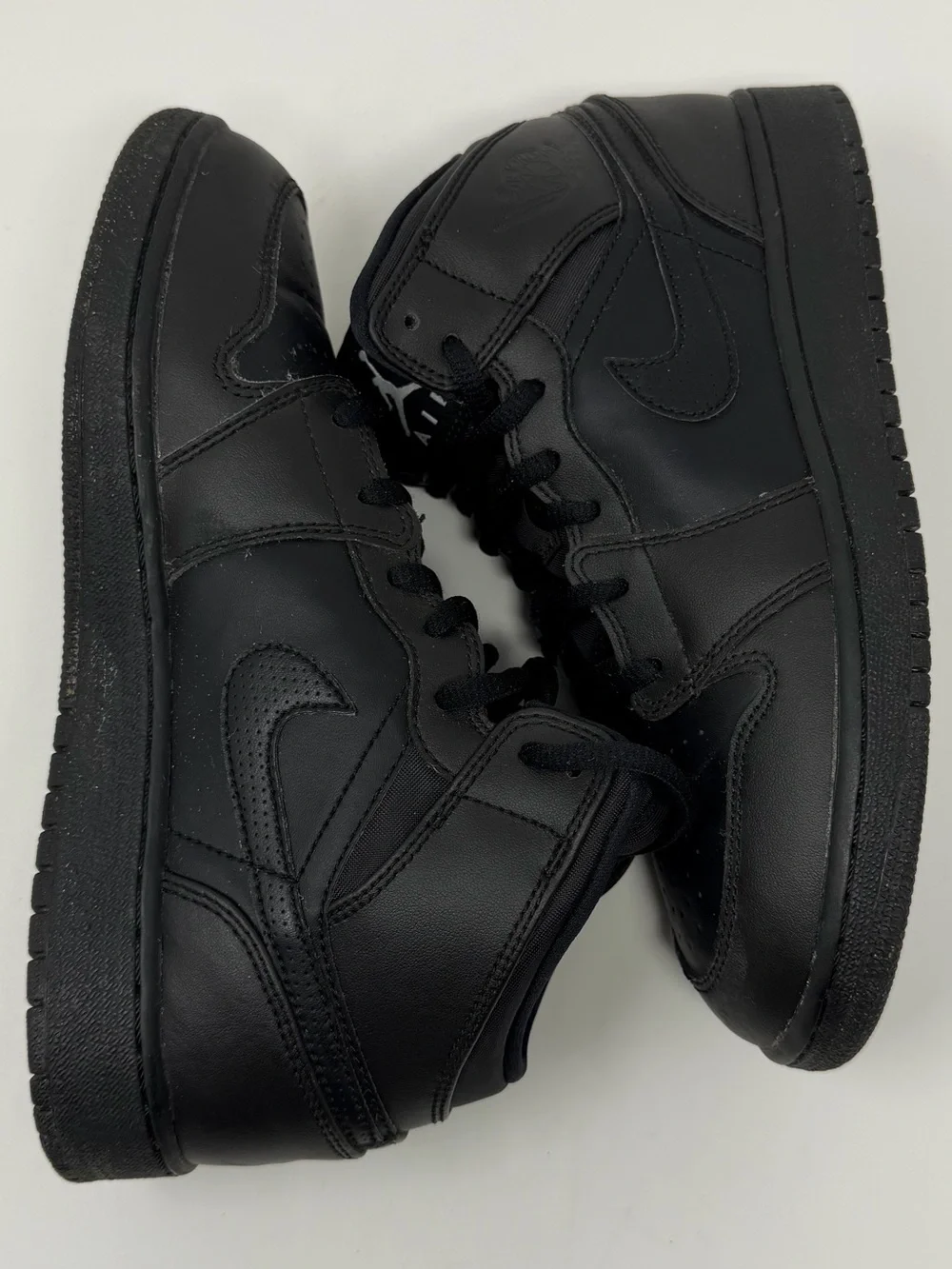 Nike Air Jordan 1 Mid Kids Black Leather Sneakers Sz. 5y